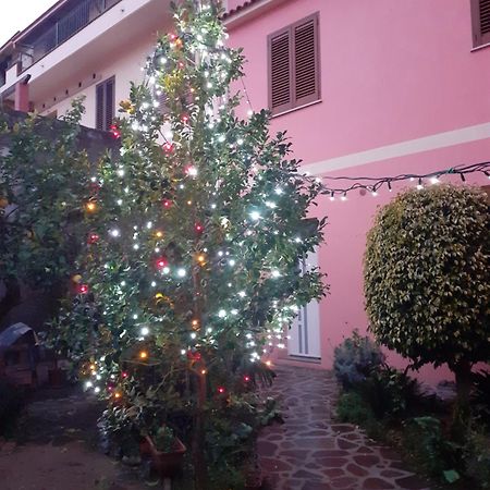 L'Agrifoglio Di Emy Panzió Guspini Kültér fotó