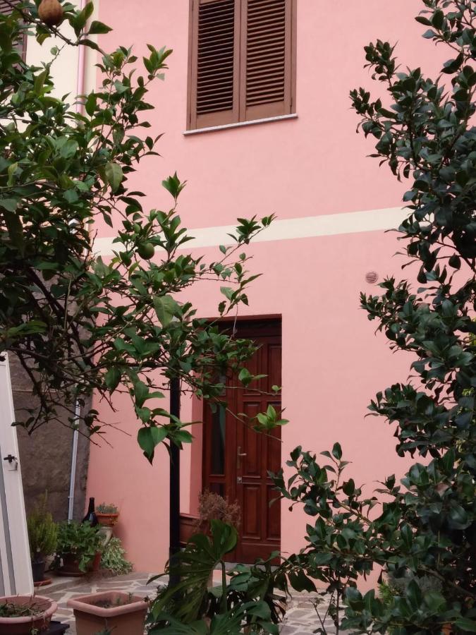 L'Agrifoglio Di Emy Panzió Guspini Kültér fotó